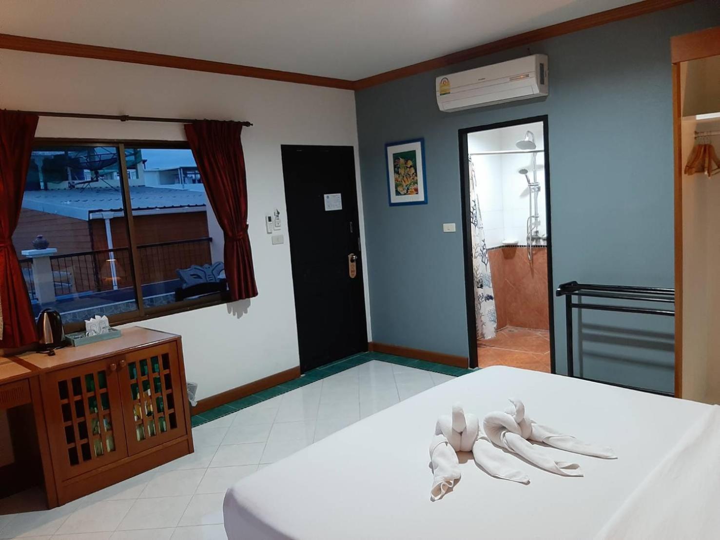 Sea Front Home Hotel - Patong Beach Eksteriør bilde