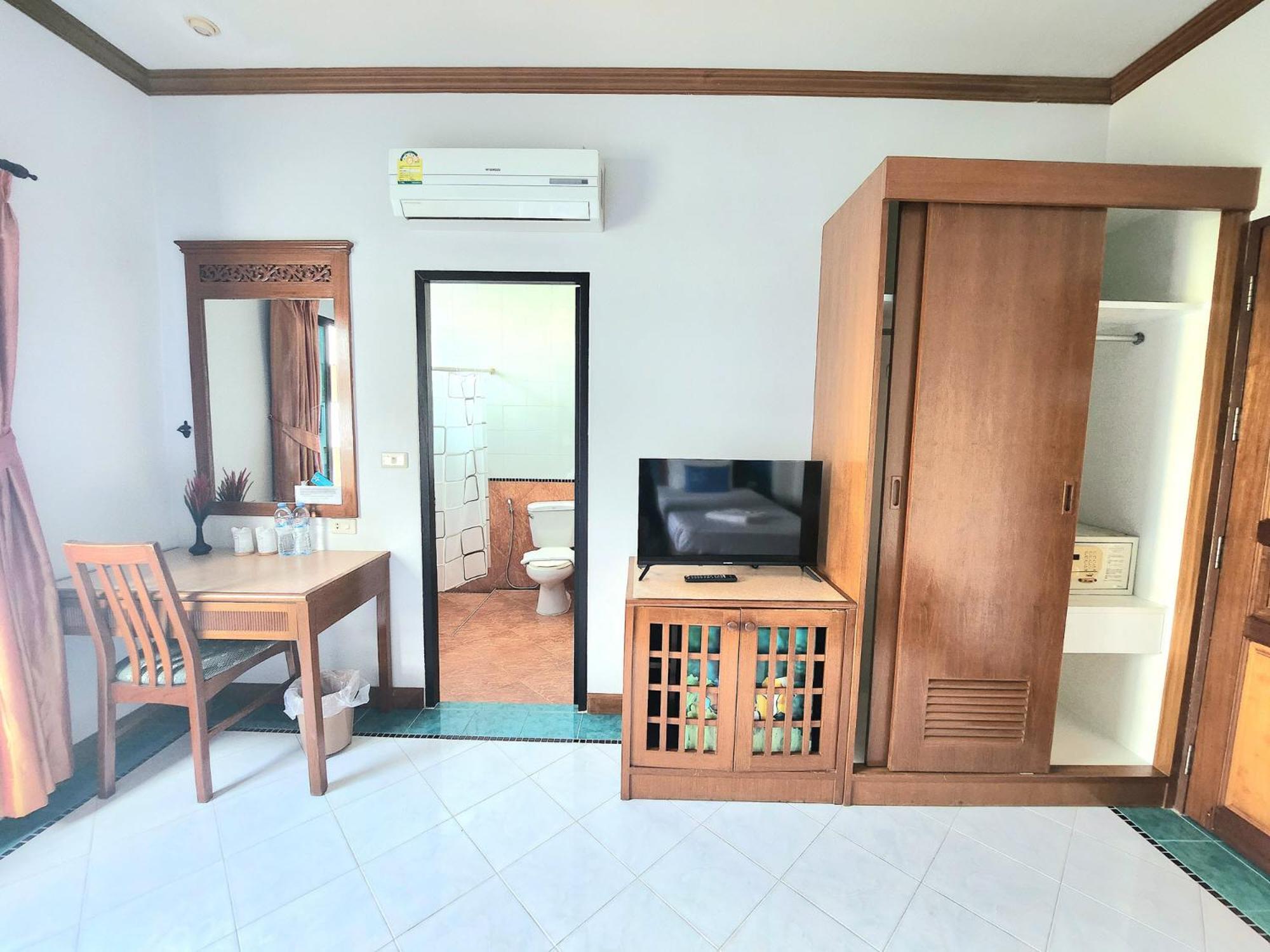 Sea Front Home Hotel - Patong Beach Eksteriør bilde