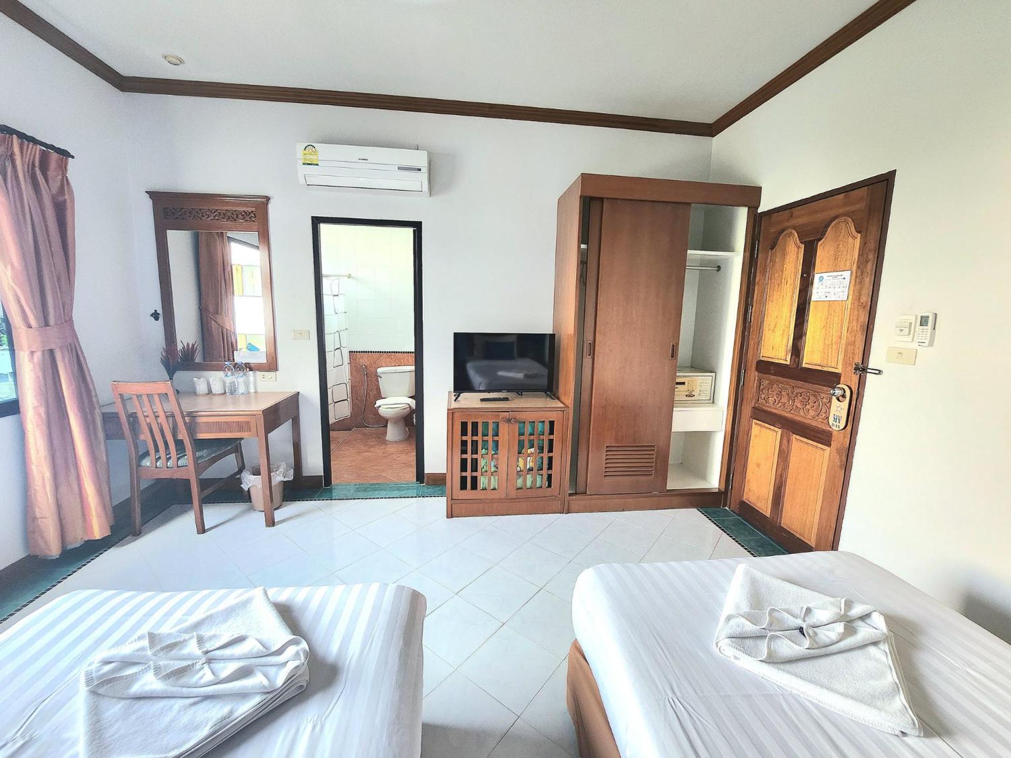 Sea Front Home Hotel - Patong Beach Eksteriør bilde