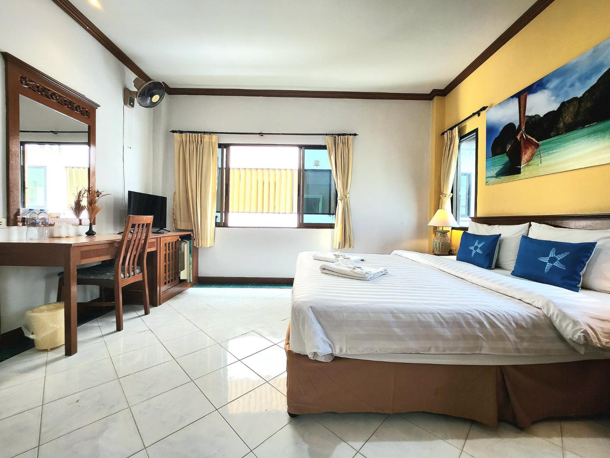 Sea Front Home Hotel - Patong Beach Eksteriør bilde